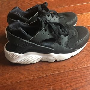 Nike’s Air Huaraches Run Ultra Shoes